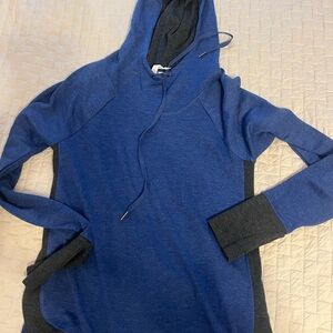 Cable & Gauge Men's Blue and Dark Gray Hoodie sweater size small